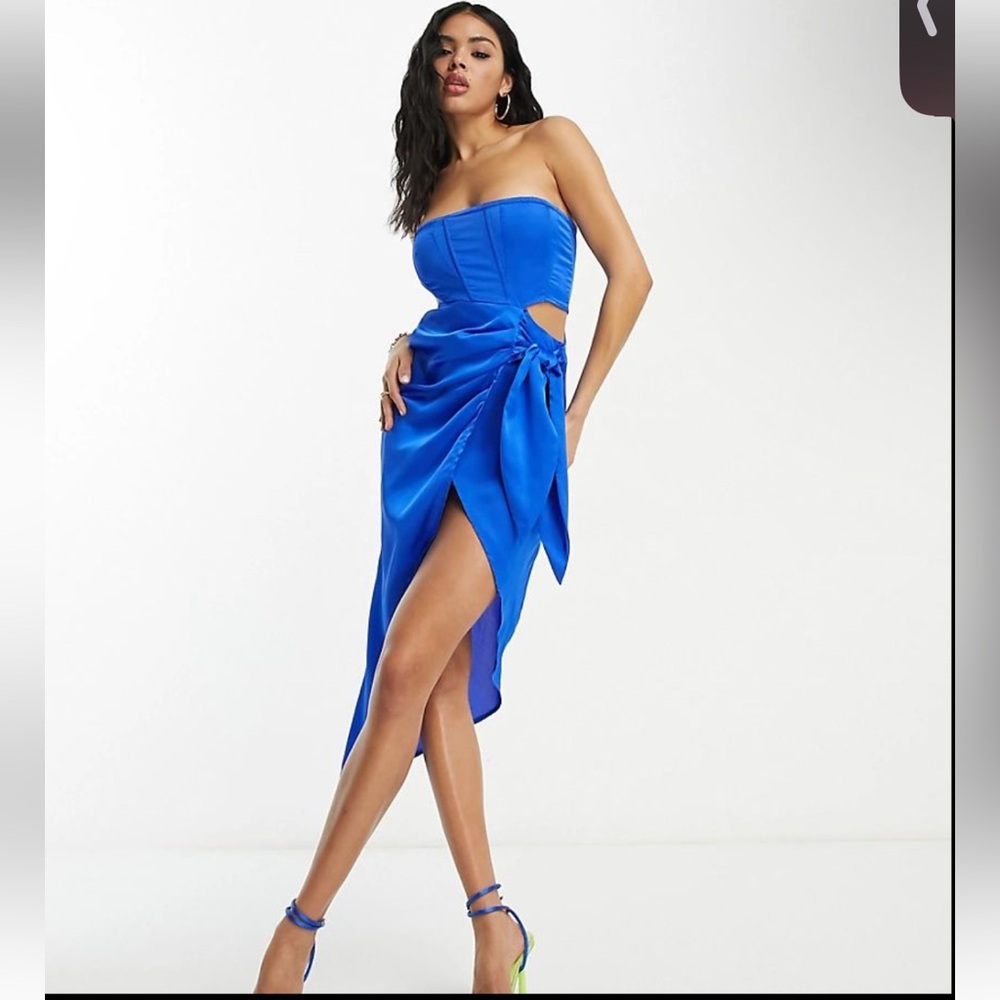 PUBLIC DESIRE X PARIS IN BRIGHT BLUE. New with tags. Size 6.
